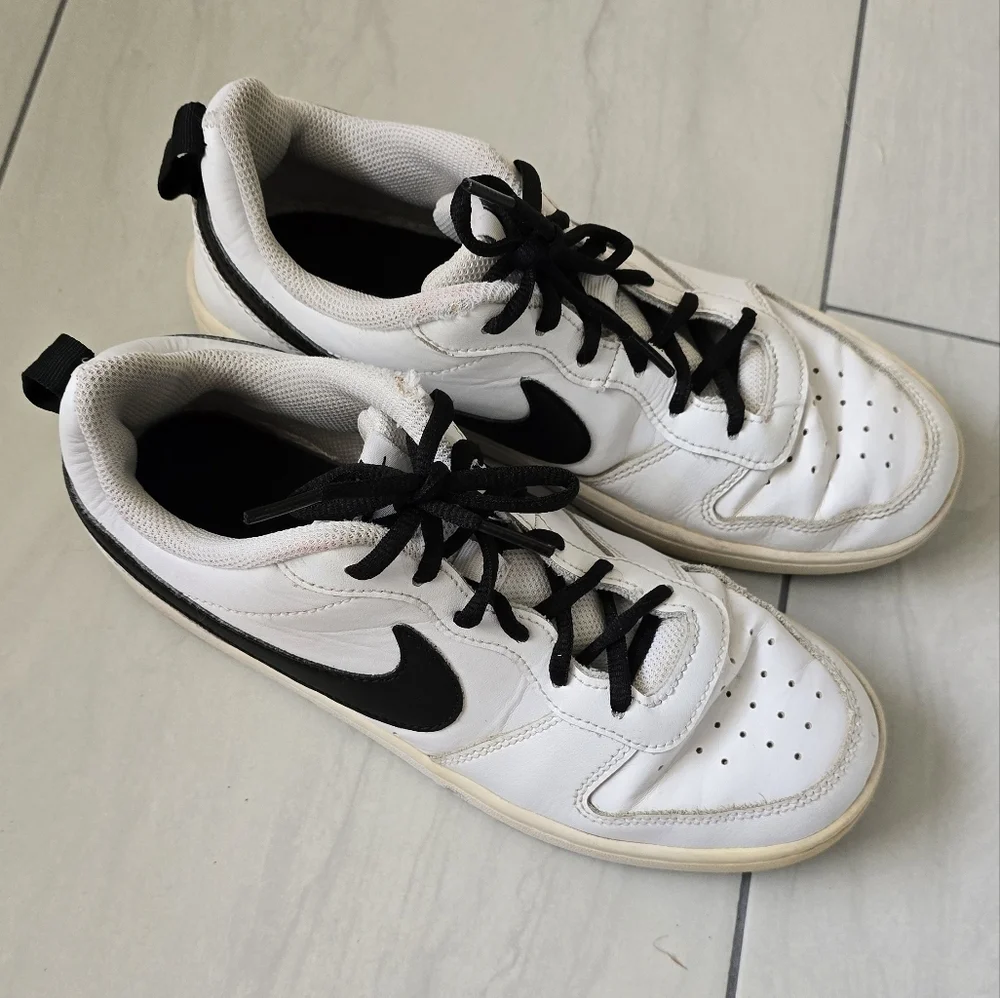 Nike Court Borough Size 6.5Y White Black Casual Sneakers